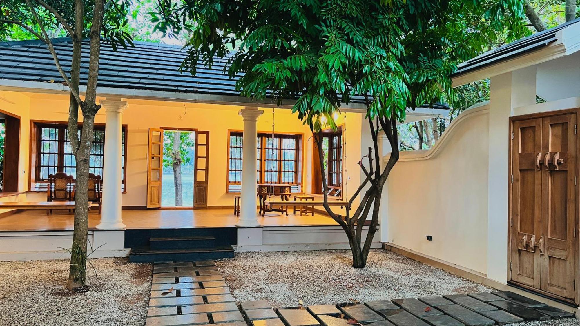 Waterfront By Palmyra Apartamento Kollam Exterior foto
